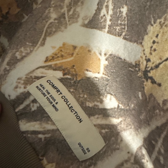 Comfrt Camo Crewneck - Picture 2 of 3